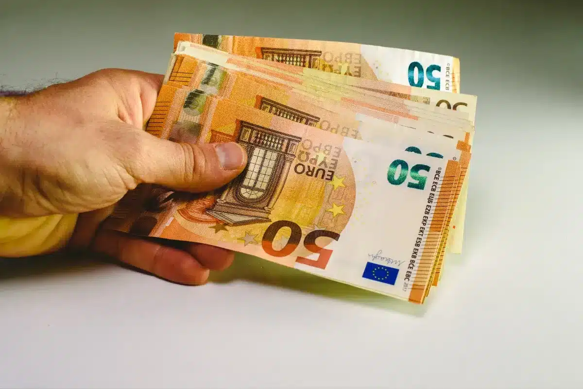 Limite des paiements en espèces : une nouvelle réglementation à venir.