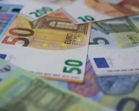 Livret A, LEP, PEL… Les taux pour 2026 dévoilés : des surprises désagréables en perspective.