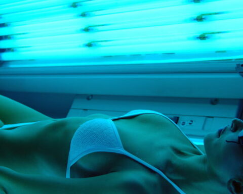 L'usage des cabines de bronzage triple le risque de mélanome, selon une étude américaine