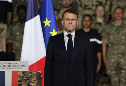 Macron annonce le lancement de la construction d'un nouveau porte-avions pour remplacer le "Charles-de-Gaulle"