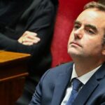 Matignon interdit l'envoi de cartes de vœux papier pour 2026 dans un souci d'économie