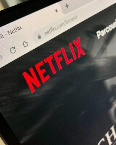 Netflix acquiert Warner Bros Discovery pour 83 milliards de dollars, incluant HBO Max