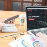 Netflix au travail : les conséquences réelles en cas de surprise de votre employeur.