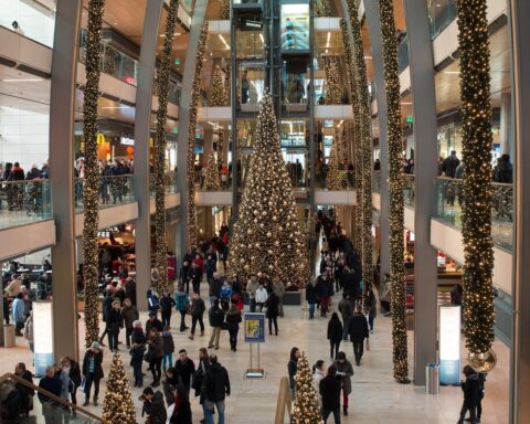 Noël : augmentation significative de la consommation des Français, selon le rapport gouvernemental.