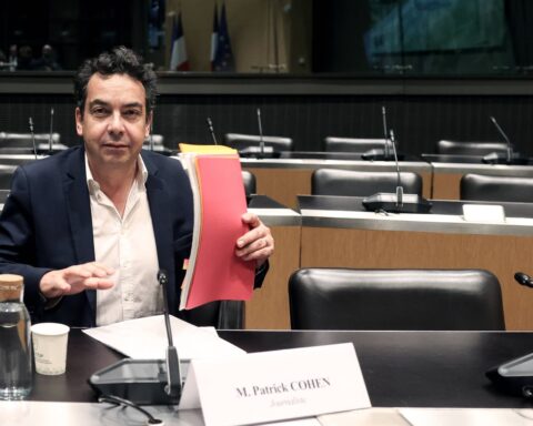 Patrick Cohen et Thomas Legrand défendent leur intégrité face aux accusations de connivence