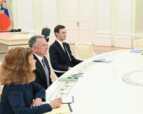 Poutine met en garde l'Europe sur le risque de guerre lors des discussions de paix