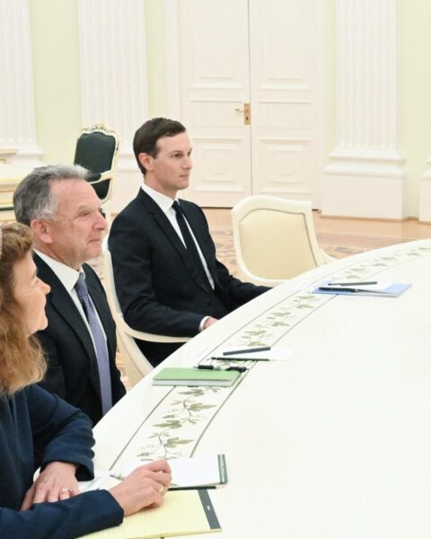 Poutine met en garde l'Europe sur le risque de guerre lors des discussions de paix