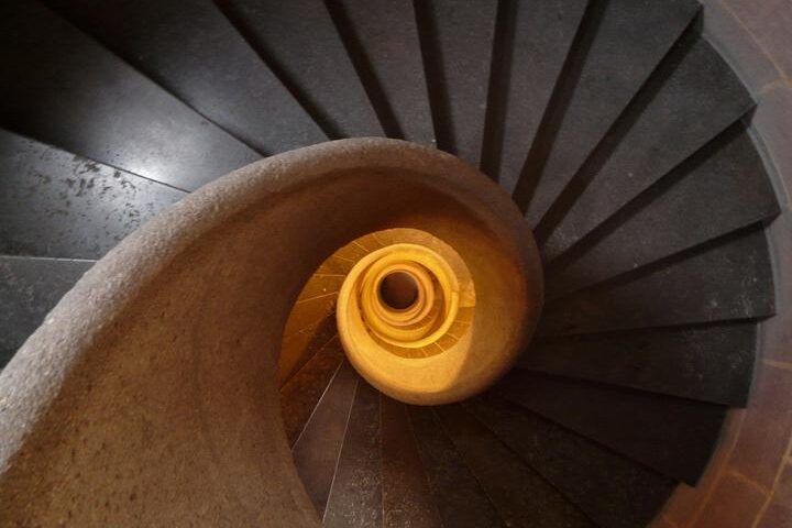 Un analyste prédit un bitcoin à 10 000 dollars, des risques accrus pour ETH, ADA, XRP