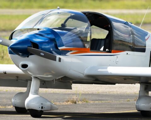 Un avion atterrit en toute sécurité au Colorado après le malaise de son pilote grâce à une technologie automatisée