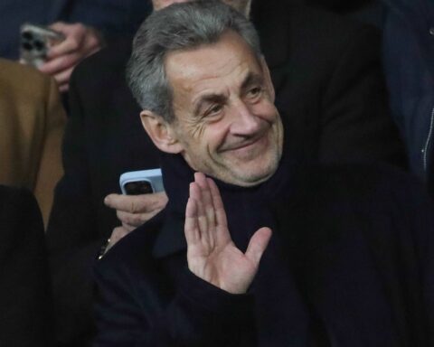 Un échange téléphonique entre Sarkozy et Le Pen révélé dans son livre sur sa détention