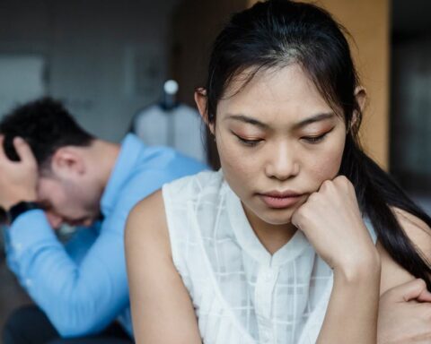 Un homme poursuit son ex-fiancée en Chine pour récupérer 30 000 yuans, accusant un manque de travail et d’appétit