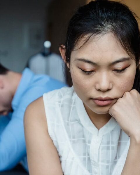 Un homme poursuit son ex-fiancée en Chine pour récupérer 30 000 yuans, accusant un manque de travail et d’appétit