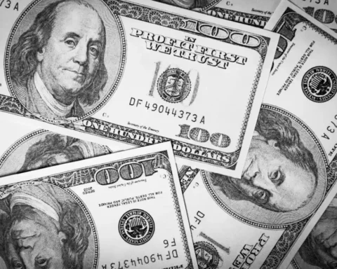 « Une surprise inattendue : un patron offre 240 millions de dollars à ses employés »