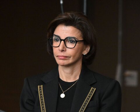 Union de la gauche sans LFI en tête au premier tour des municipales à Paris, d'après un sondage Ipsos