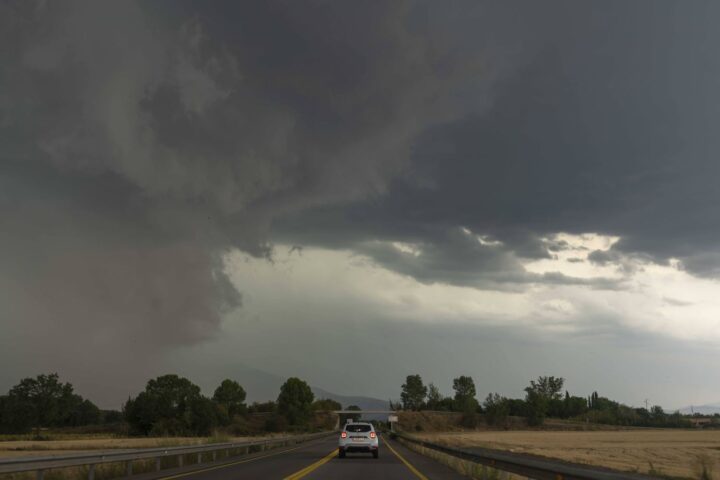 Vigilance orange pluie-inondation pour les Pyrénées-Orientales et la Haute-Corse en raison de fortes précipitations