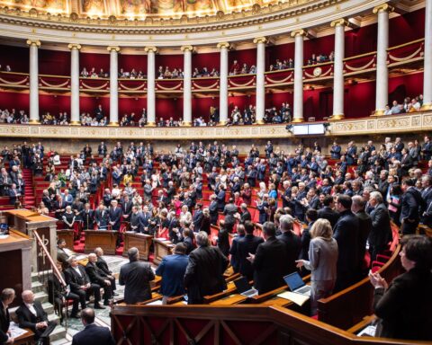 Vote crucial sur le budget de la Sécurité sociale à l’Assemblée nationale : adoption de justesse avec 247 voix pour et 234 contre
