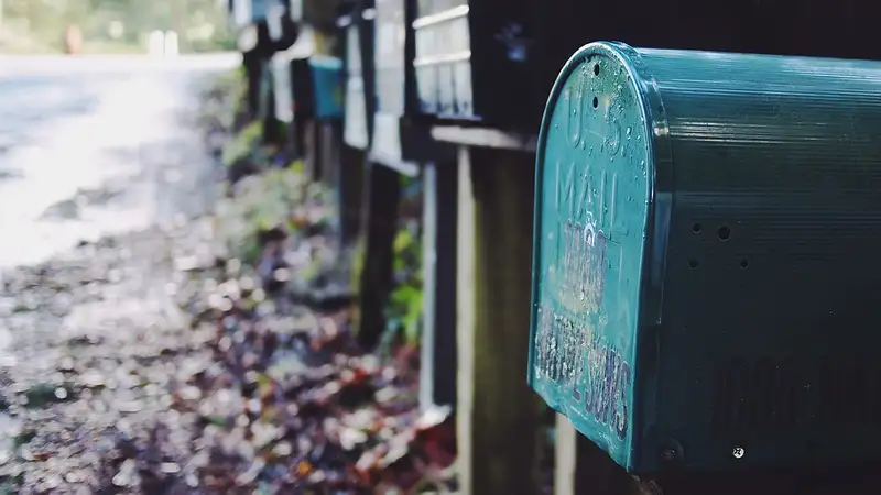 Des réseaux postaux clandestins permettent à Moscou de contourner les sanctions depuis l’Allemagne