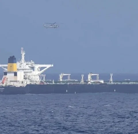 Les forces américaines interceptent de force un pétrolier russe dans l’Atlantique Nord