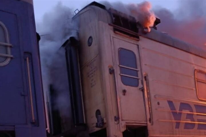 Une attaque de drones russes frappe un train civil dans la région de Kharkiv