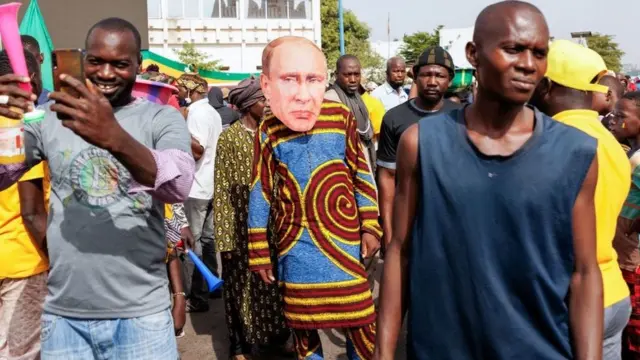La Russie recrute des Sud-Africains via une application de jeu pour son conflit en Ukraine