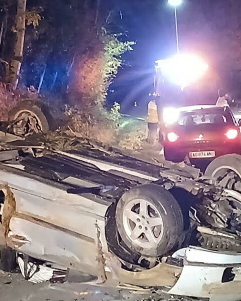 Accident à Salins-les-Bains : un jeune conducteur légèrement blessé après le renversement de sa Peugeot 407