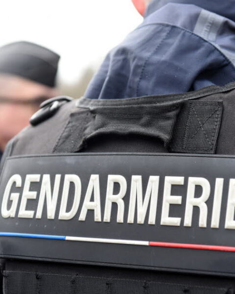 Agression au couteau devant un supermarché à Bracon, les suspects en fuite