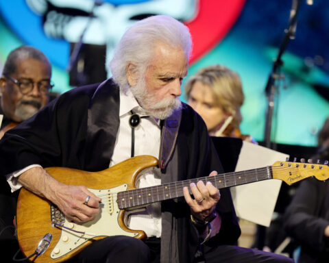 Bob Weir, guitariste des Grateful Dead, est mort à 78 ans