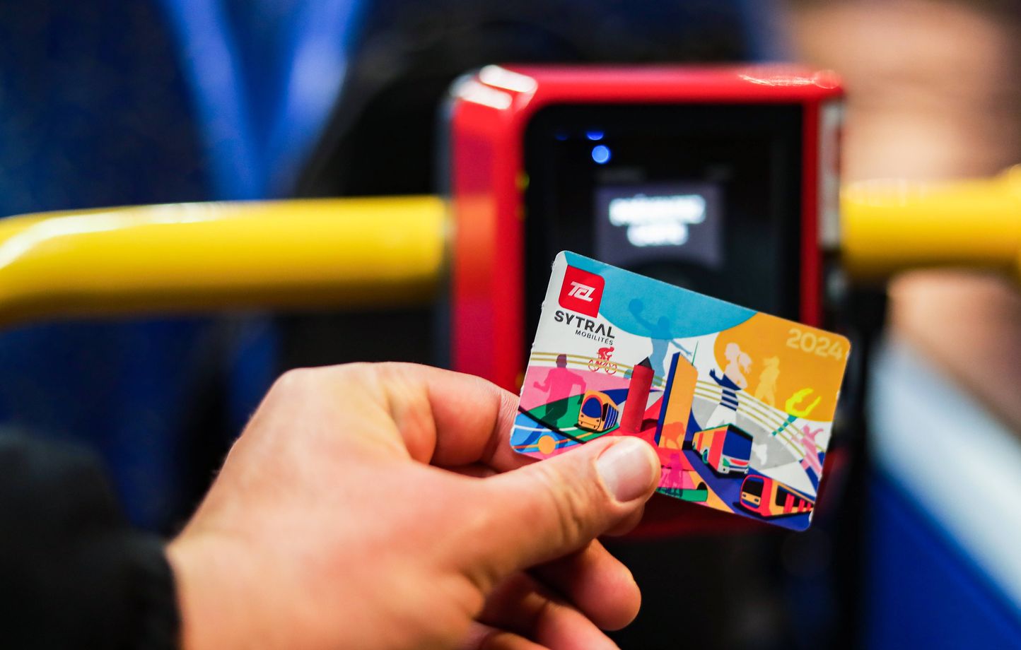 Bruno Bernard propose la gratuité des transports pour les enfants d’abonnés TCL à Lyon en 2026