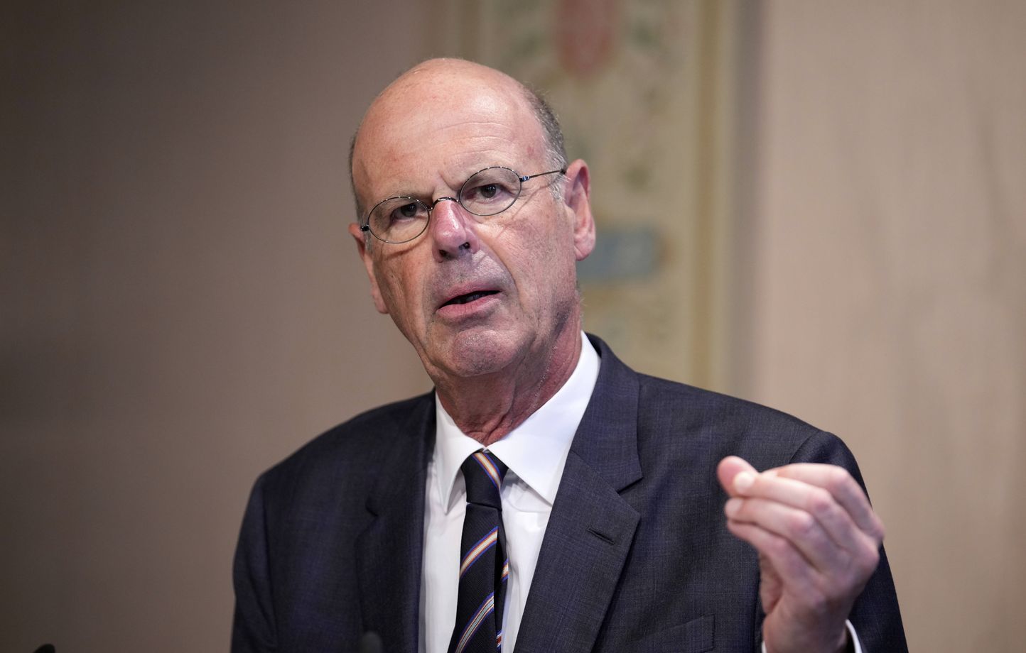 Budget 2026 : Eric Lombard demande au gouvernement de ne pas écarter l'utilisation du 49.3