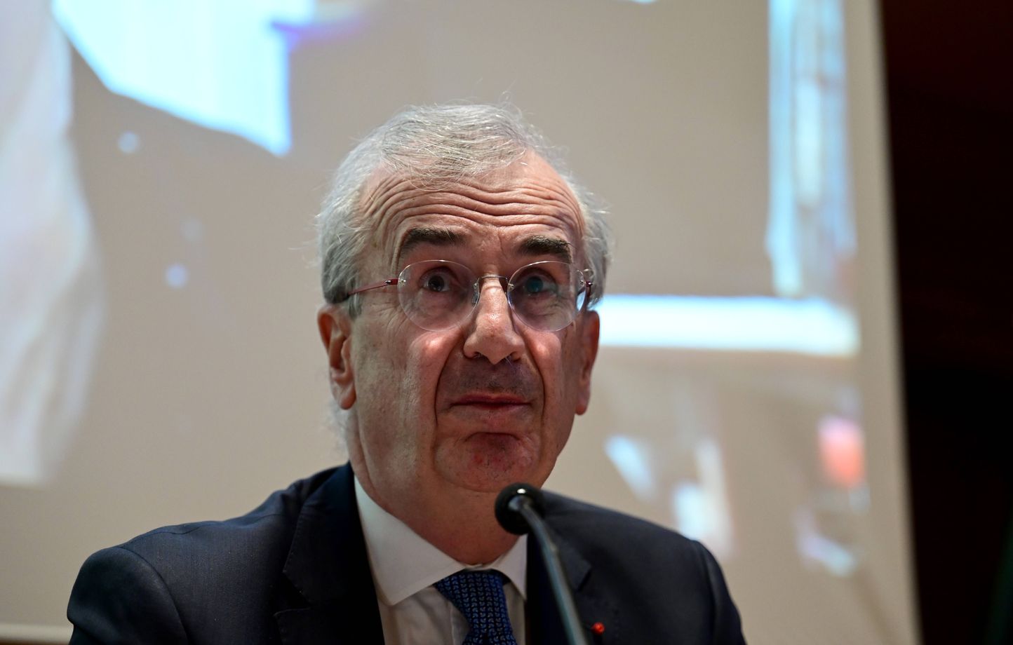 Budget 2026 : le gouverneur de la Banque de France appelle à cesser les manipulations fiscales