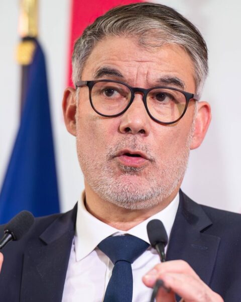 Budget 2026 : Olivier Faure défend la stratégie de compromis du PS face aux critiques