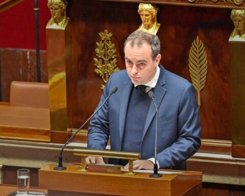 Budget 2026 : Sébastien Lecornu surmonte deux motions de censure et défend le 49.3