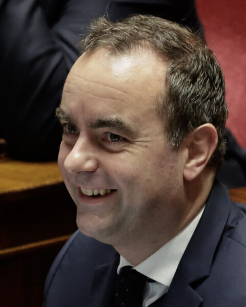 Budget 2026 : Sébastien Lecornu survit à la première motion de censure, un nouveau 49.3 annoncé