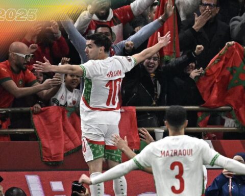 CAN 2025 : le Maroc maîtrise le Cameroun et se qualifie pour les demi-finales, tandis que le Sénégal atteint également le dernier carré.