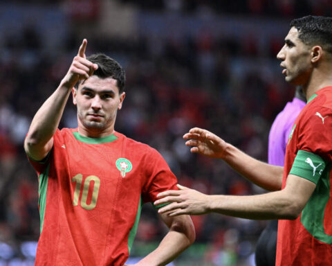 CAN 2025 : Le Maroc se qualifie pour les quarts de finale après une victoire précieux face à la Tanzanie, Diaz souligne l'avantage accordé aux grandes nations par la CAF.