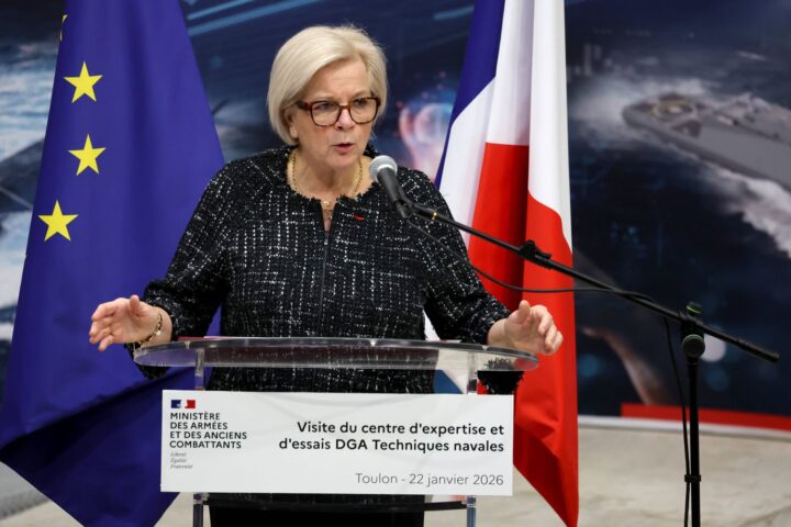 Catherine Vautrin appelle la DGA à accélérer la réactivité des livraisons d'équipements militaires