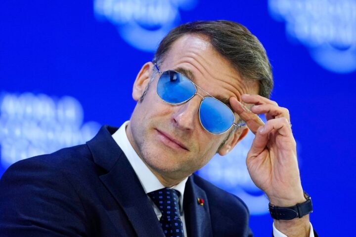 Davos : Macron voit sa cote de confiance augmenter après un discours ferme contre Trump