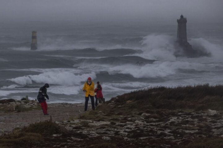 Dépression Ingrid : vigilance crues maintenue en Bretagne malgré une perte d'intensité