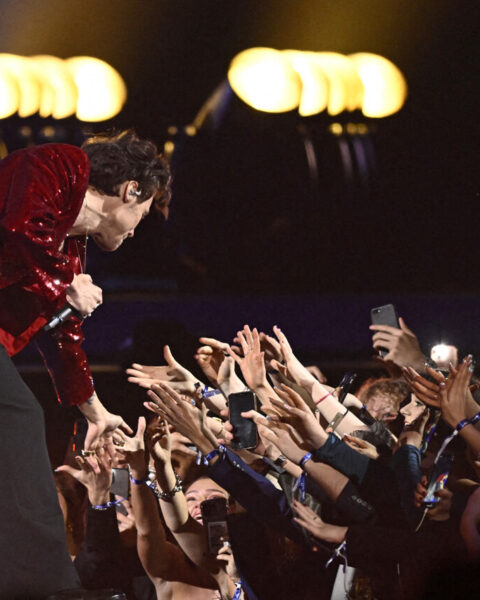 Des fans d'Harry Styles expriment leur indignation face aux prix exorbitants des billets de concert à Londres