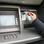 Distributeurs de billets : une nouvelle obligation qui transforme l'expérience des clients bancaires.