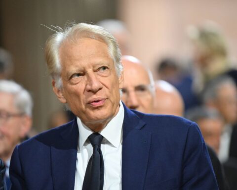 Dominique de Villepin annonce l'autodissolution du macronisme et dévoile ses ambitions pour 2027