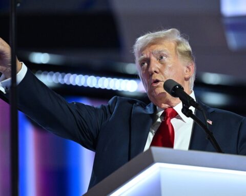 Donald Trump ordonne le retrait des États-Unis de la CCNUCC, suscitant l'indignation de l'ONU