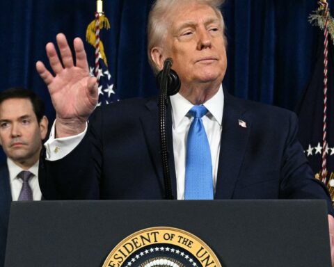 Donald Trump prend des risques avec sa base MAGA en agissant sur le Venezuela