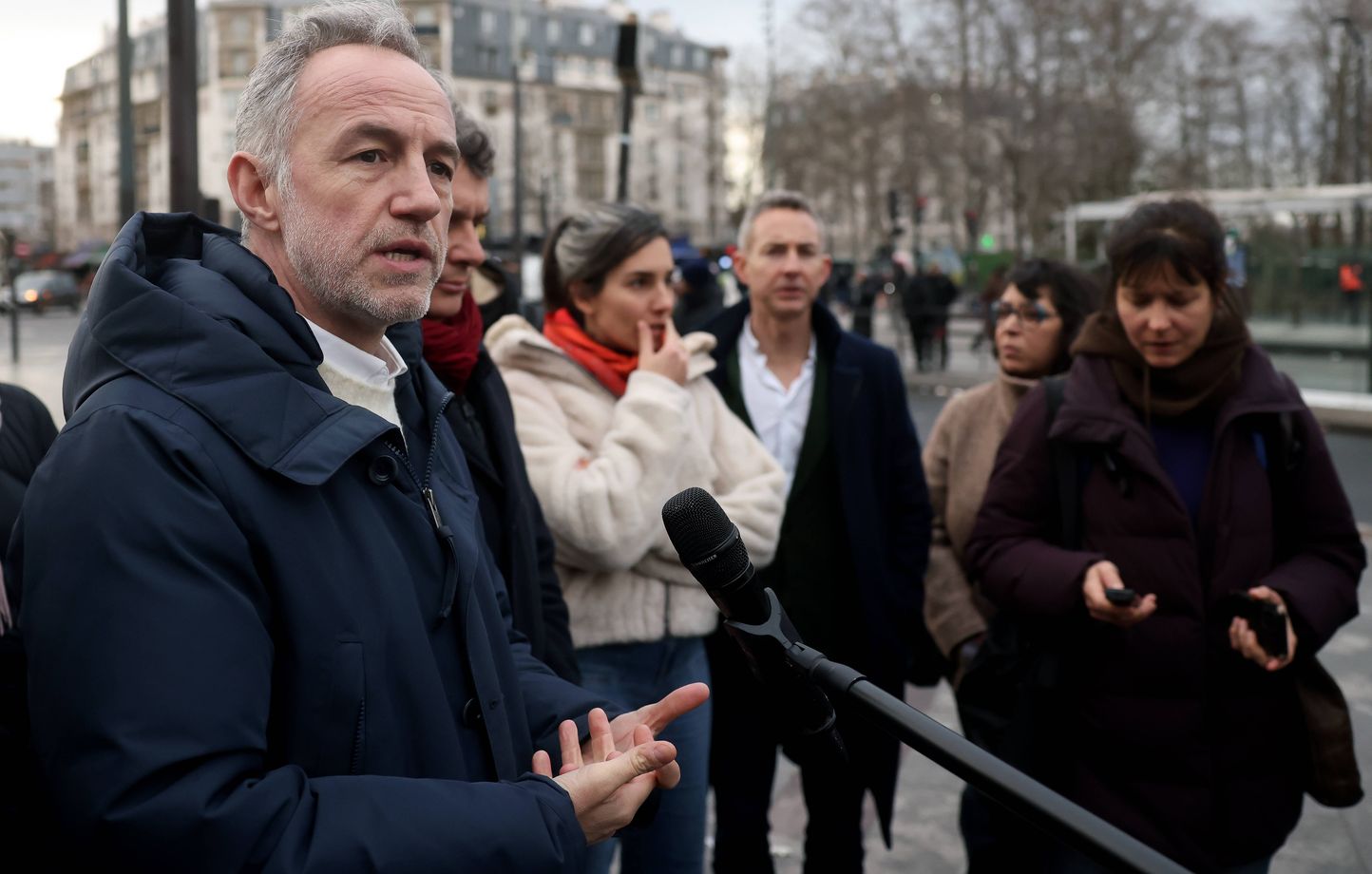 Emmanuel Grégoire propose 30 kiosques mobiles de police municipale pour améliorer la sécurité à Paris