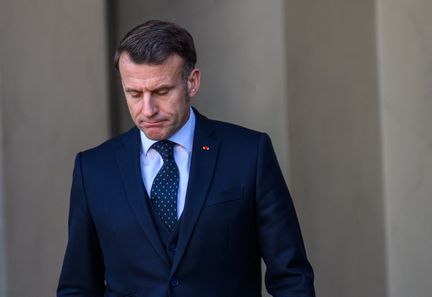 Emmanuel Macron condamne la violence d'État aveugle contre les manifestants en Iran