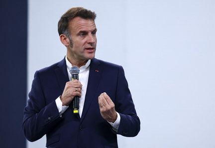 Emmanuel Macron face à la critique pour son silence sur l'attaque américaine contre le Venezuela