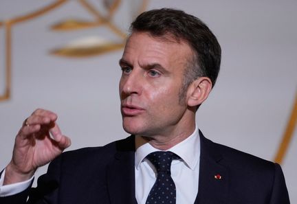 Emmanuel Macron insiste sur la nécessité de poursuivre le désarmement du Hezbollah au Liban