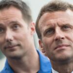 Emmanuel Macron transporté par Thomas Pesquet à bord d'un A330 MRTT après la cérémonie des voeux aux Armées