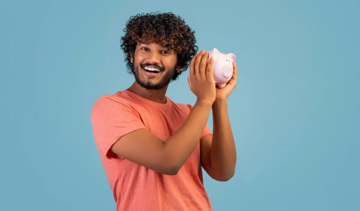 En 2026, la culture de l'épargne s'installe chez les jeunes Français.