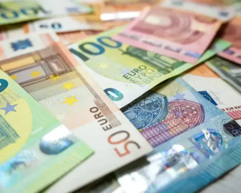 Épargne : des disparités significatives selon les niveaux de revenus et les régions.